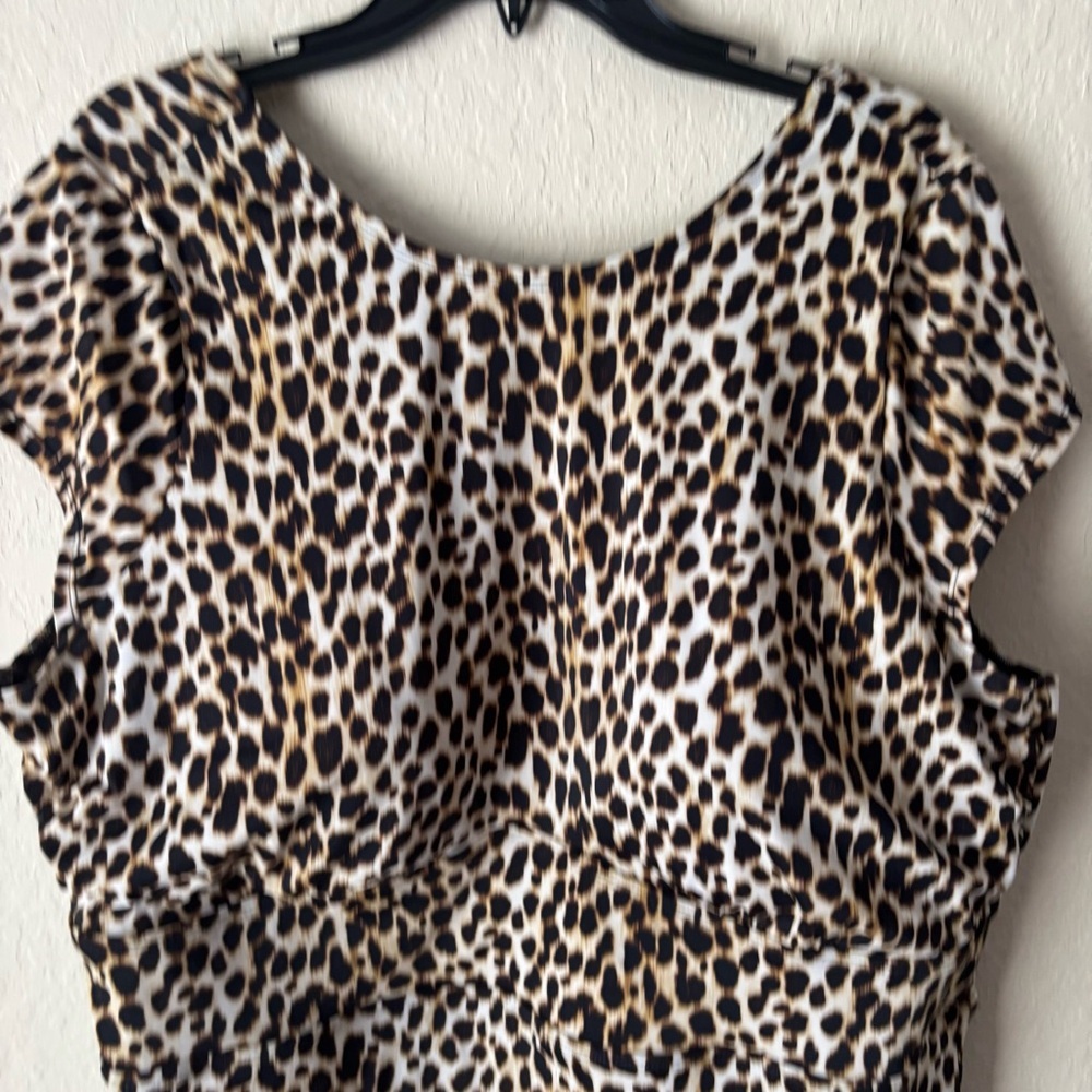 torrid | Women's Leopard Animal Print Cap Sleeve One Piece Swimsuit Size 4X - Picture 6 of 10